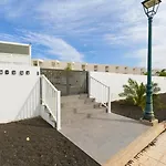 Escape Senator Pool And Wifi * Costa Teguise